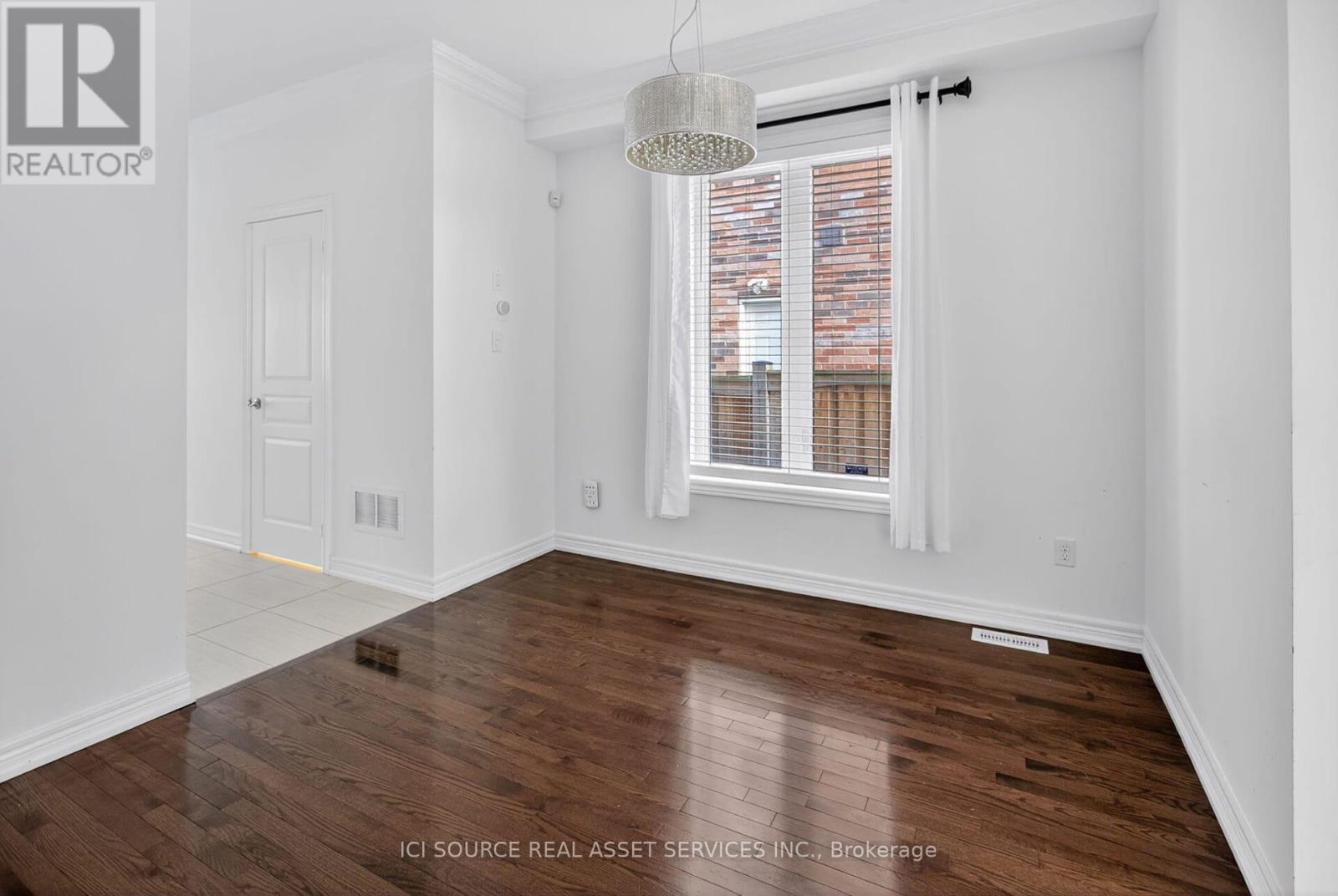 49 Ostrovsky Road, Vaughan, Ontario  L4H 0V9 - Photo 5 - N12471483