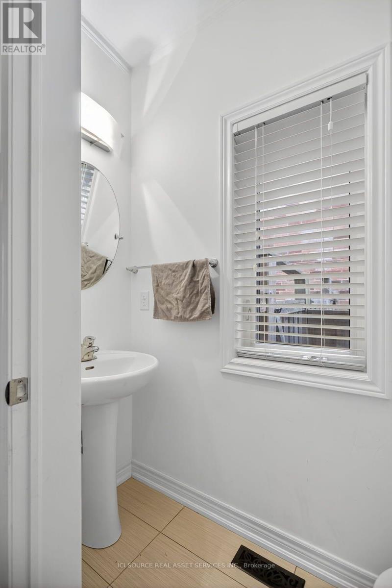 49 Ostrovsky Road, Vaughan, Ontario  L4H 0V9 - Photo 23 - N12471483