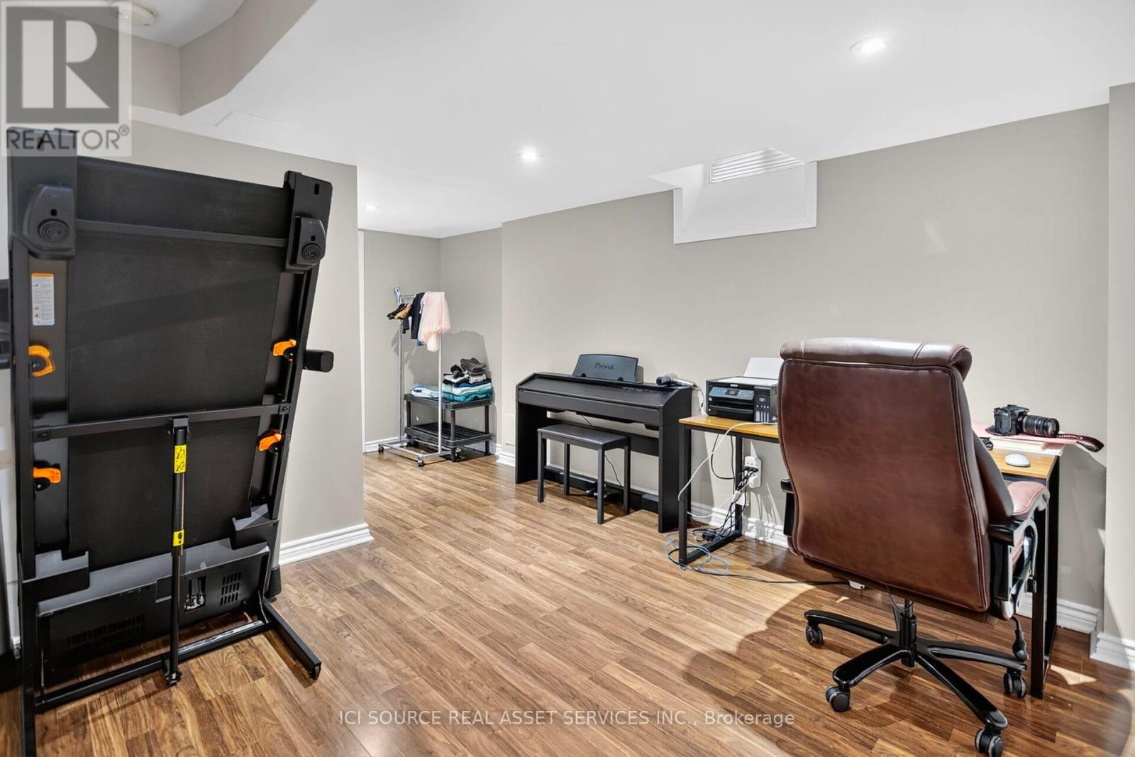 49 Ostrovsky Road, Vaughan, Ontario  L4H 0V9 - Photo 16 - N12471483