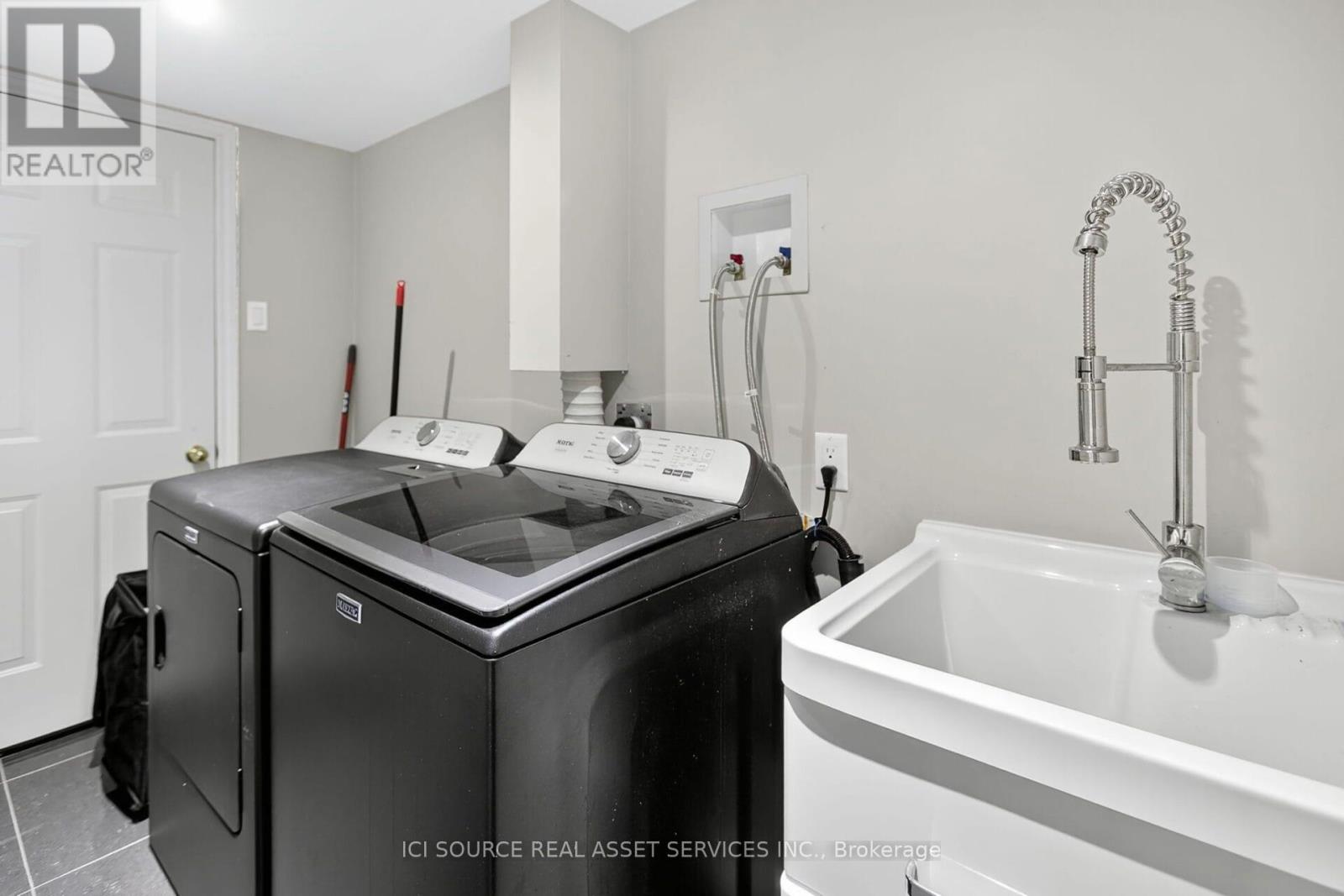 49 Ostrovsky Road, Vaughan, Ontario  L4H 0V9 - Photo 21 - N12471483