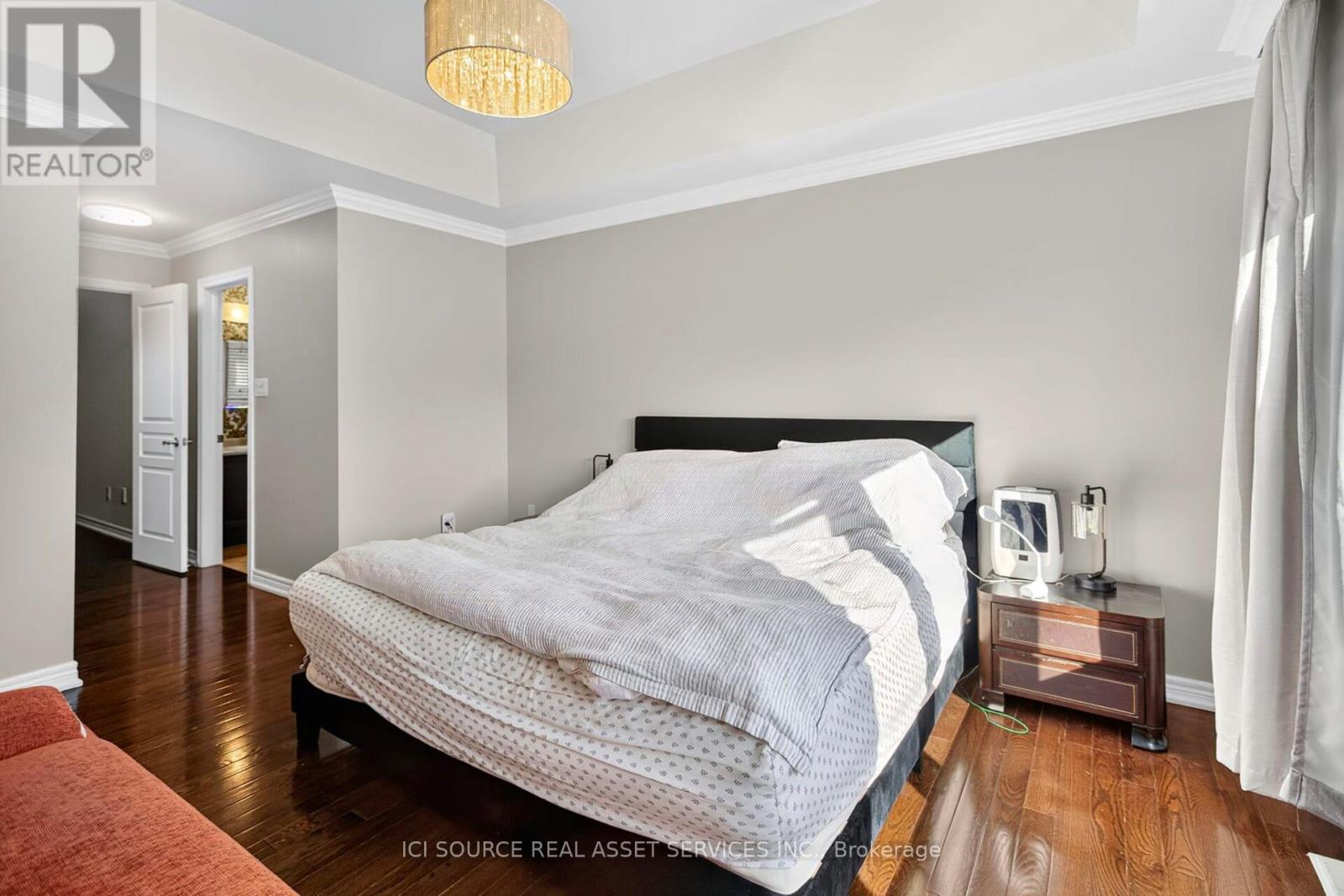 49 Ostrovsky Road, Vaughan, Ontario  L4H 0V9 - Photo 6 - N12471483