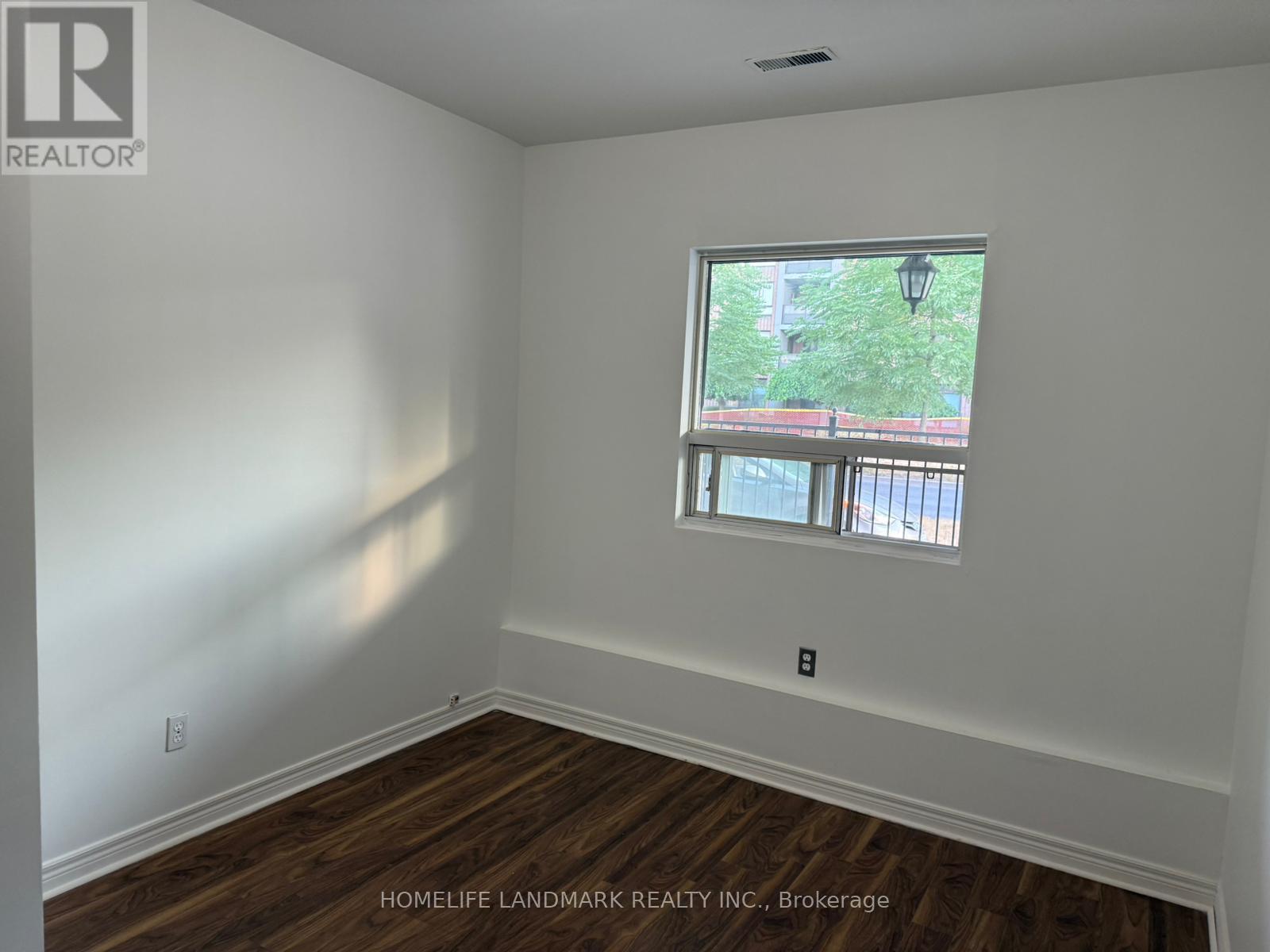 103 - 400 York Boulevard, Hamilton, Ontario  L8R 3M5 - Photo 14 - X12527244