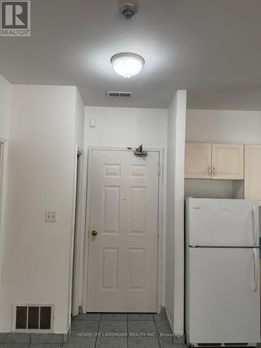 103 - 400 York Boulevard, Hamilton, Ontario  L8R 3M5 - Photo 19 - X12527244