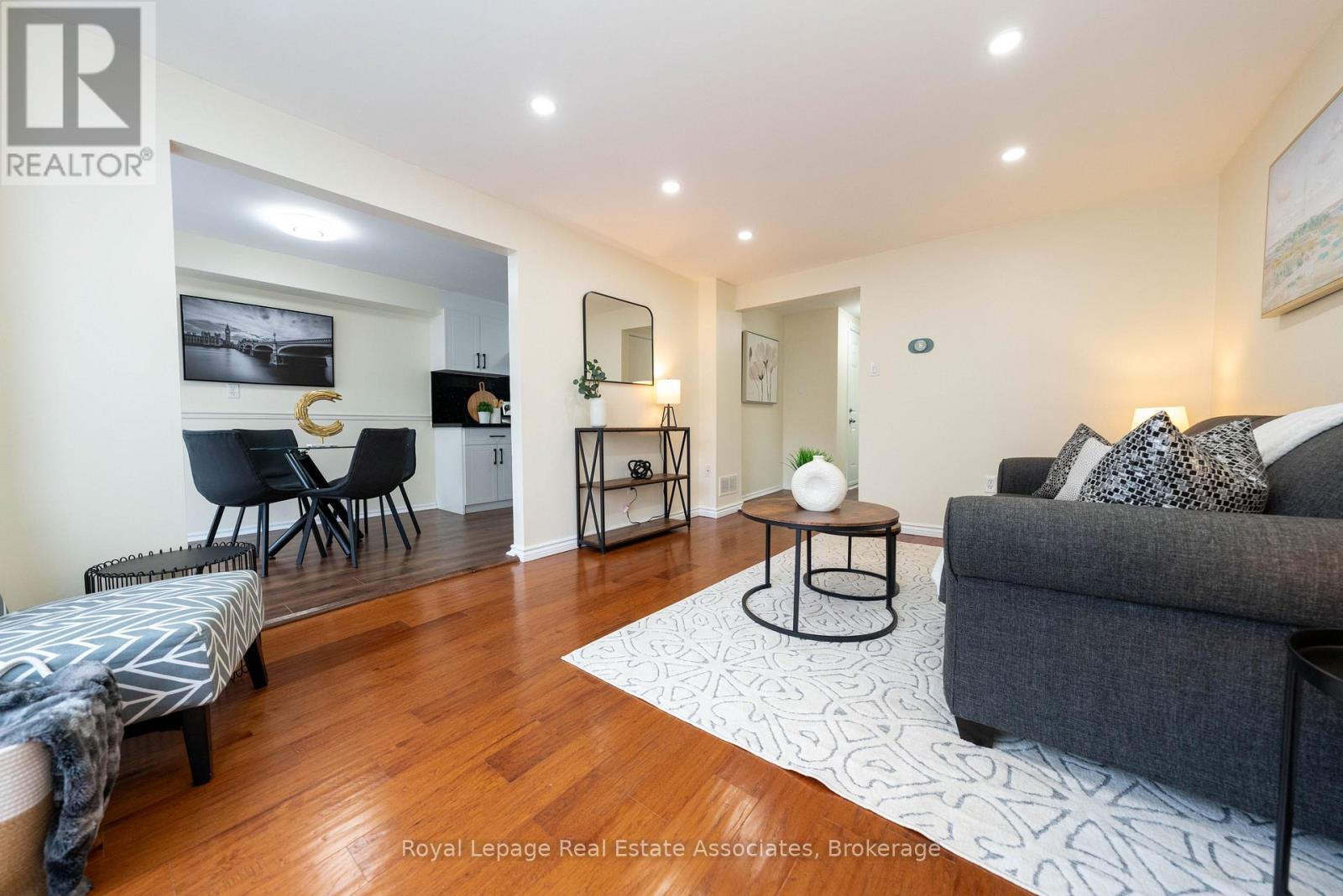 41 Barrett Crescent, Barrie, Ontario  L4N 5A4 - Photo 4 - S12525932