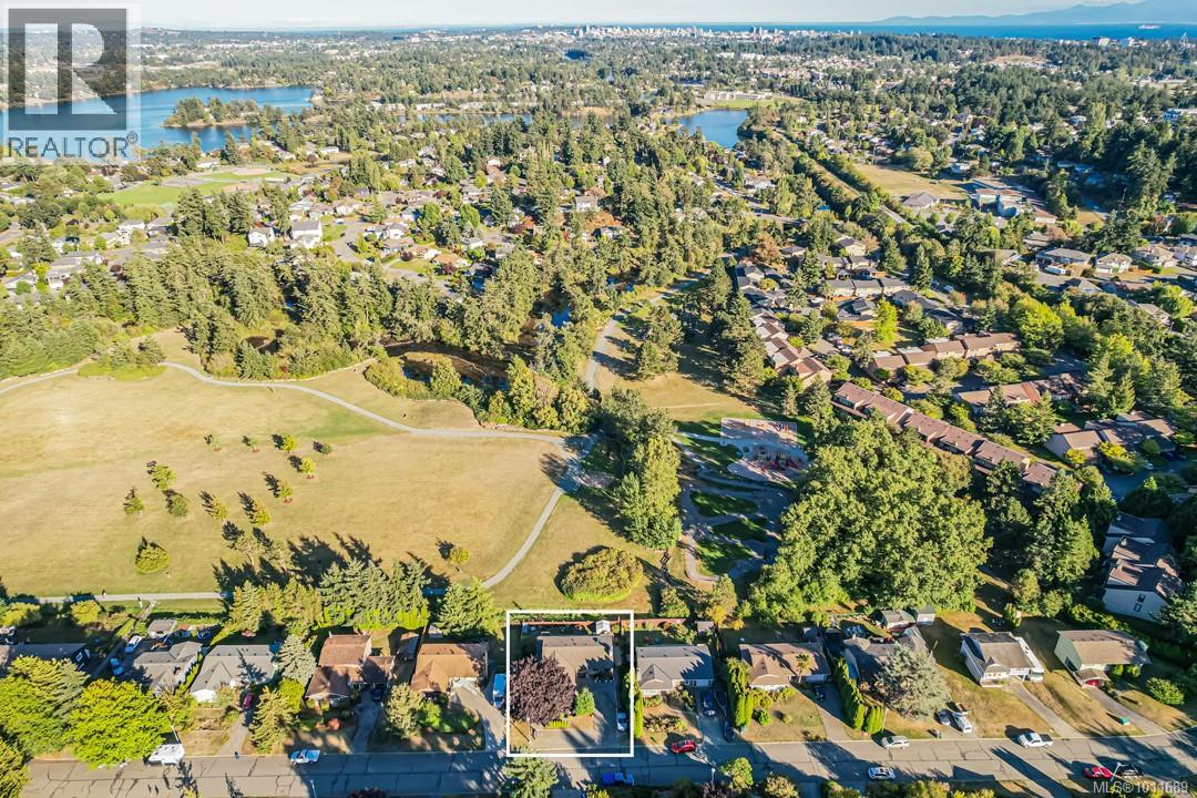 128 Paddock Pl, View Royal, British Columbia  V9B 5G2 - Photo 3 - 1011689