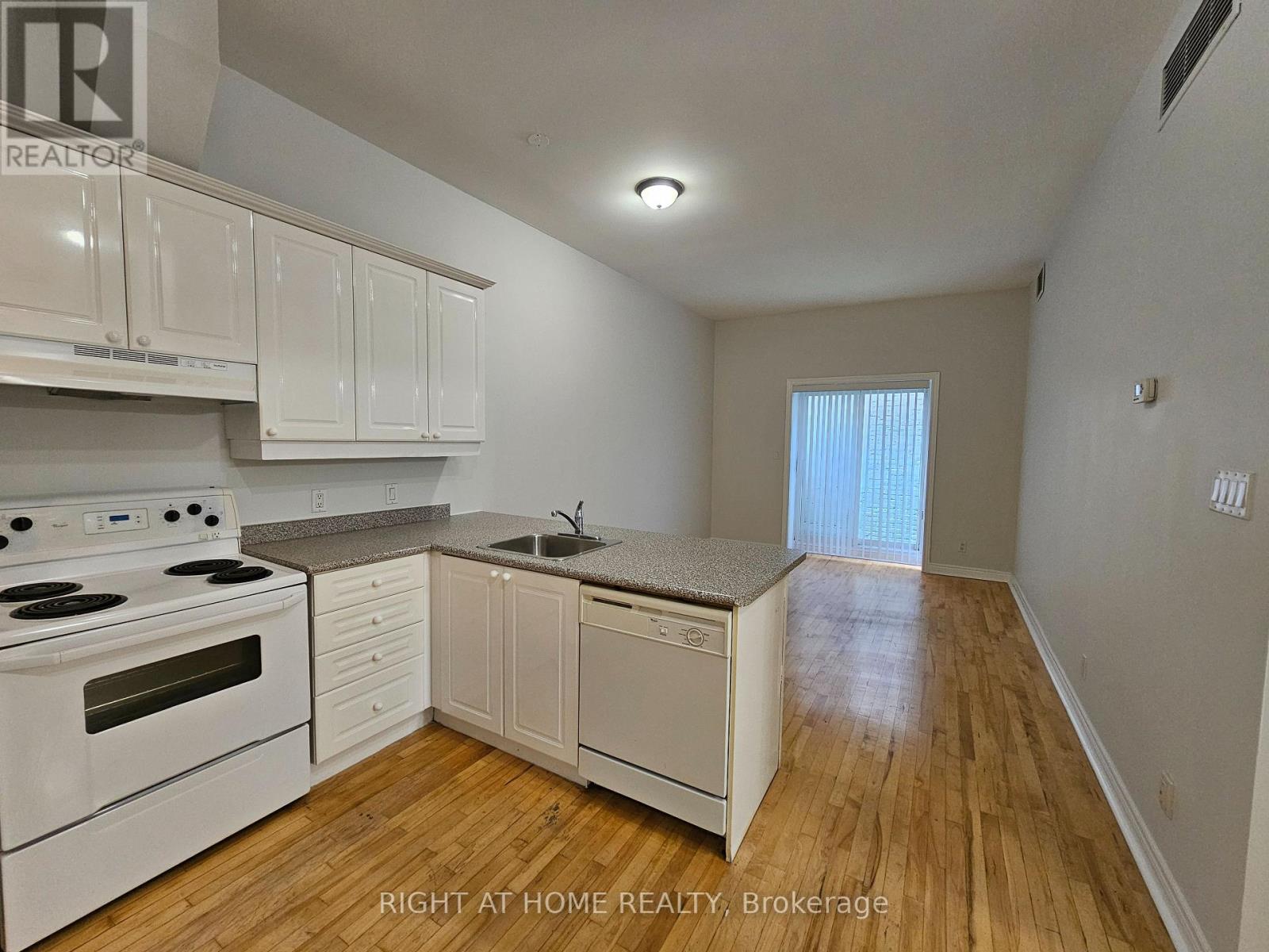 205 - 524 Yonge Street, Toronto, Ontario  M4Y 1X9 - Photo 10 - C12527266