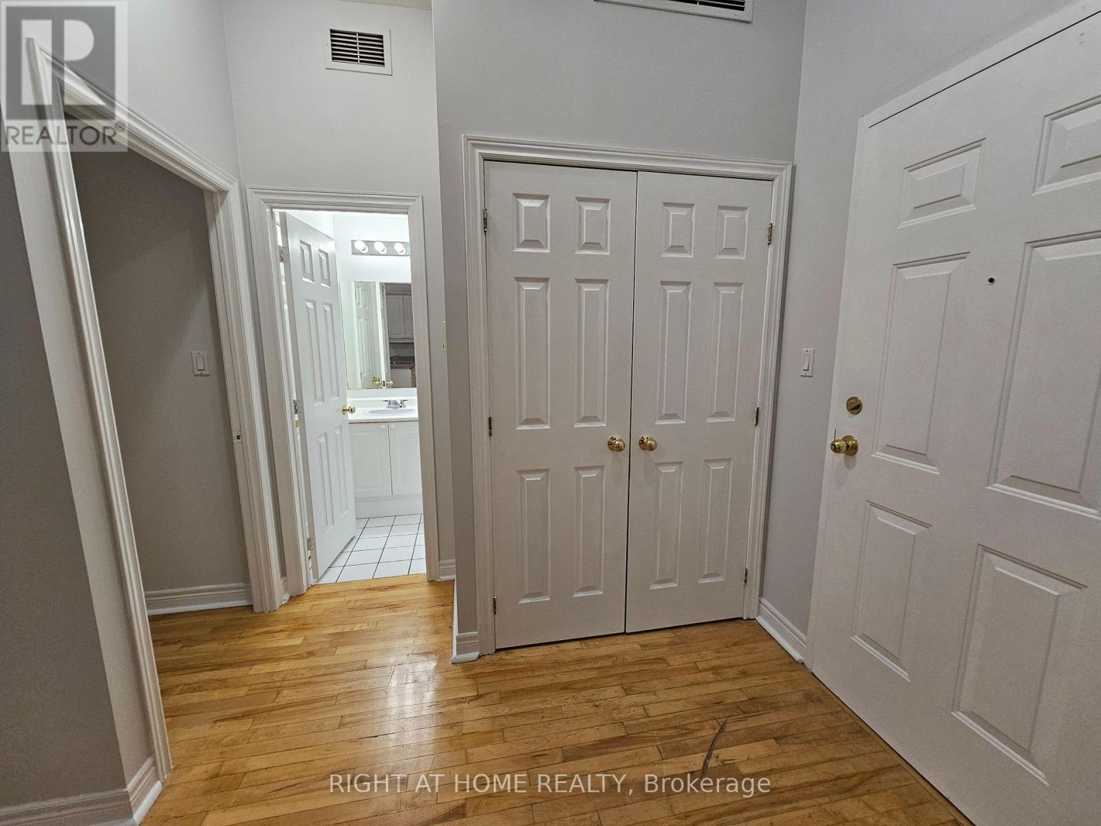 205 - 524 Yonge Street, Toronto, Ontario  M4Y 1X9 - Photo 22 - C12527266