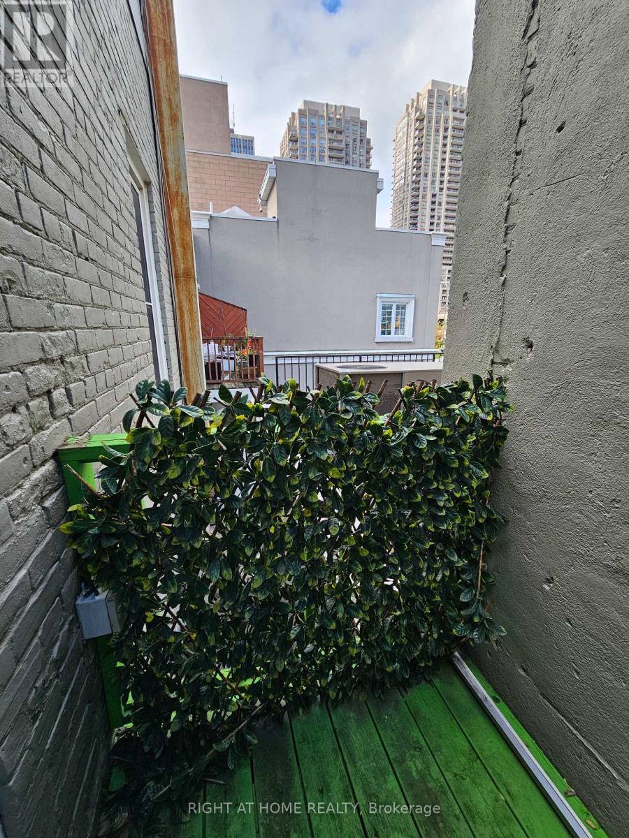 205 - 524 Yonge Street, Toronto, Ontario  M4Y 1X9 - Photo 26 - C12527266