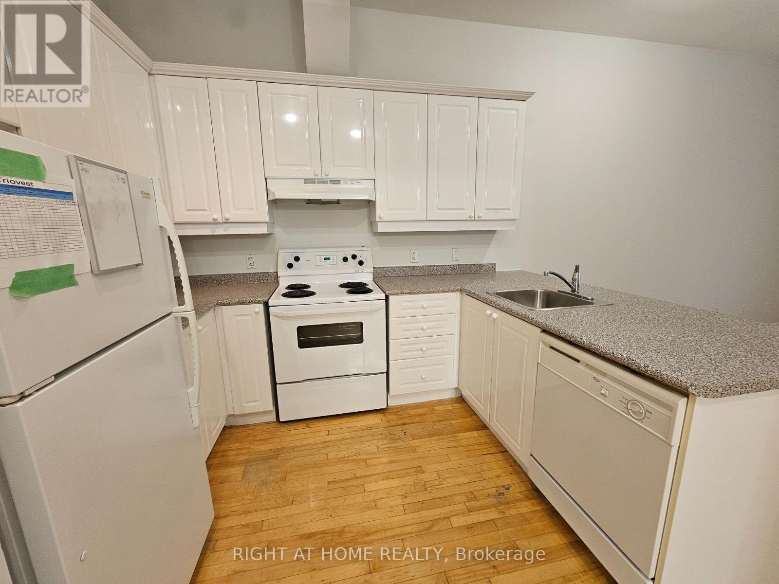 205 - 524 Yonge Street, Toronto, Ontario  M4Y 1X9 - Photo 4 - C12527266