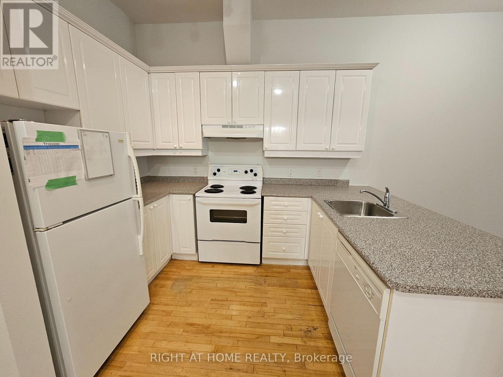 205 - 524 Yonge Street, Toronto, Ontario  M4Y 1X9 - Photo 5 - C12527266