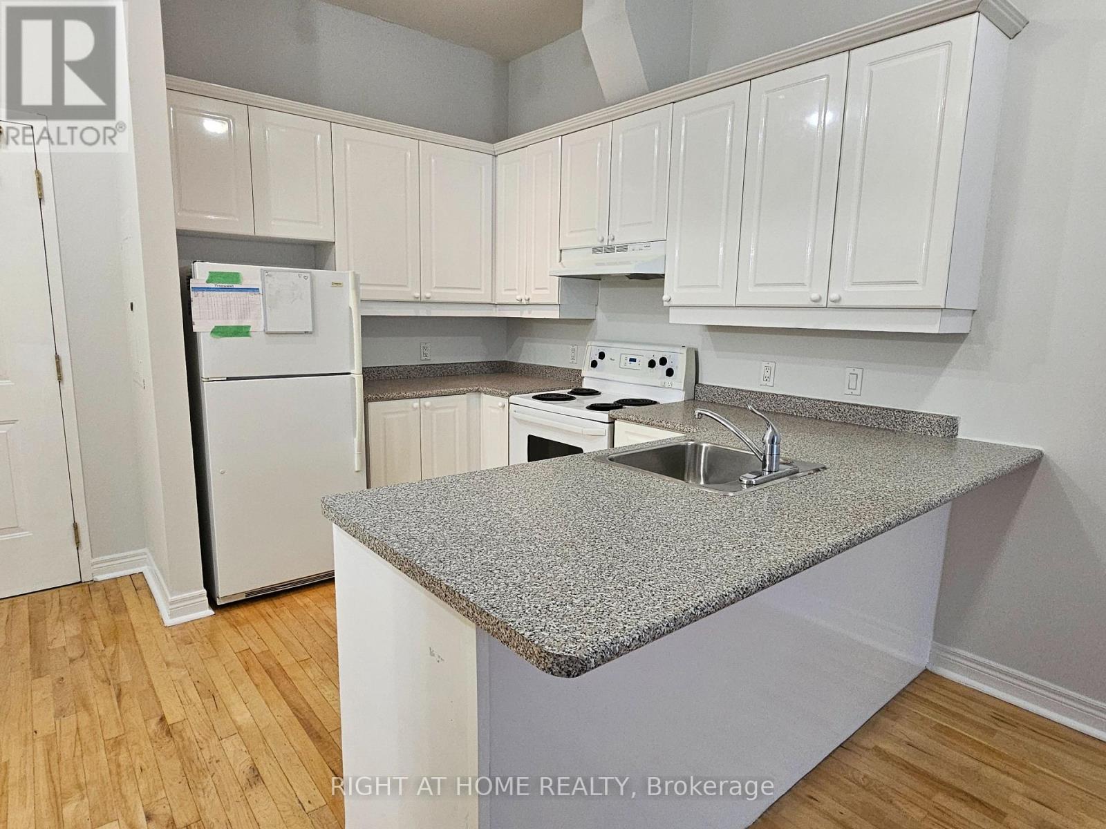 205 - 524 Yonge Street, Toronto, Ontario  M4Y 1X9 - Photo 8 - C12527266