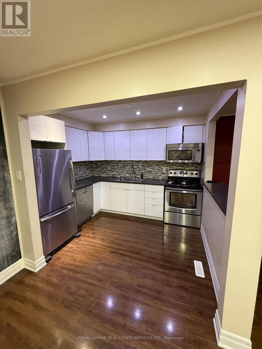 75 - 60 Hanson Rd Road, Mississauga, Ontario  L5B 2P6 - Photo 4 - W12527262