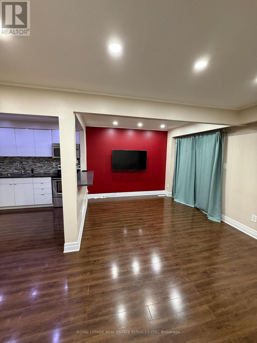 75 - 60 Hanson Rd Road, Mississauga, Ontario  L5B 2P6 - Photo 6 - W12527262