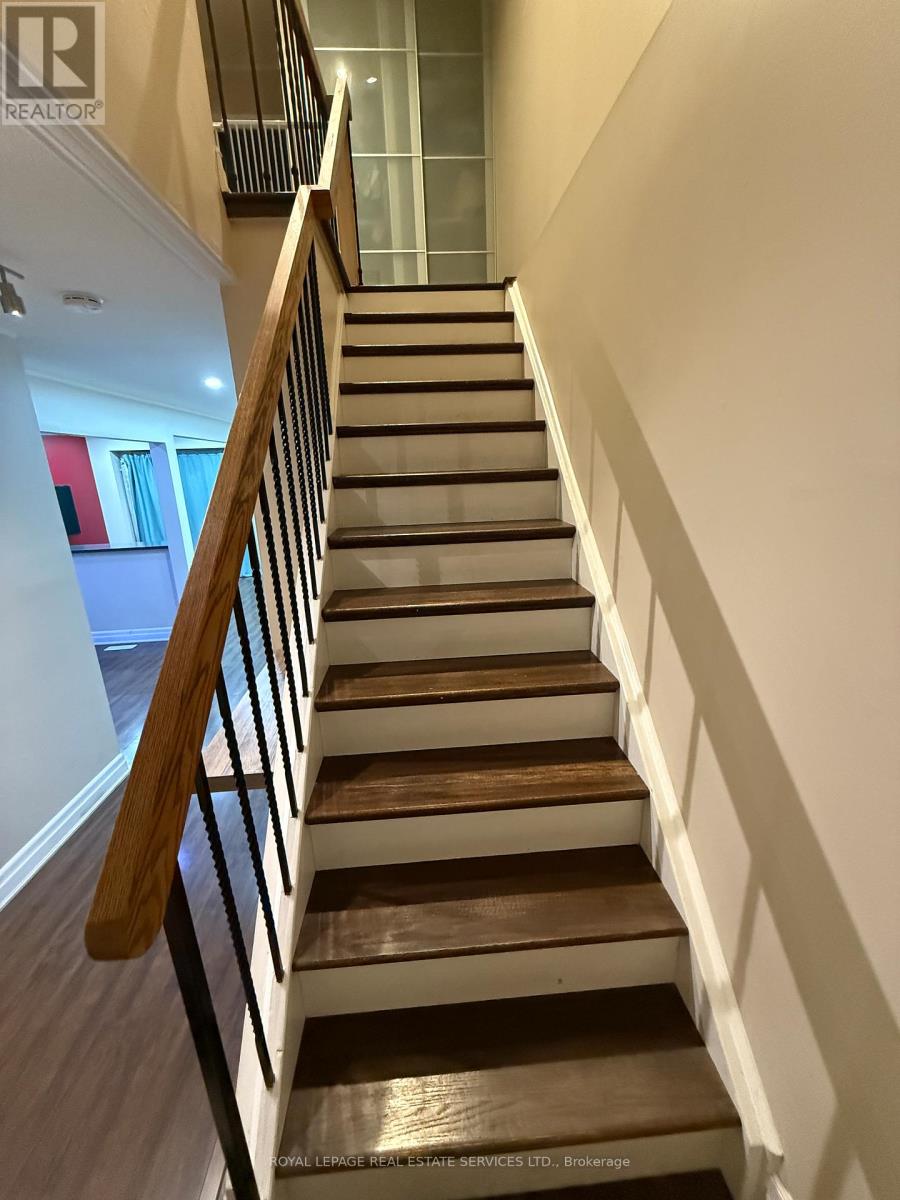 75 - 60 Hanson Rd Road, Mississauga, Ontario  L5B 2P6 - Photo 8 - W12527262