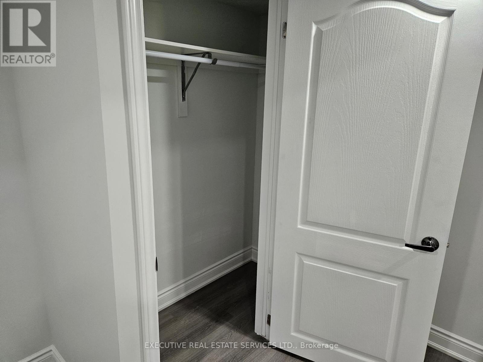 3910 Skyview Street, Mississauga, Ontario  L5M 8A4 - Photo 14 - W12527264