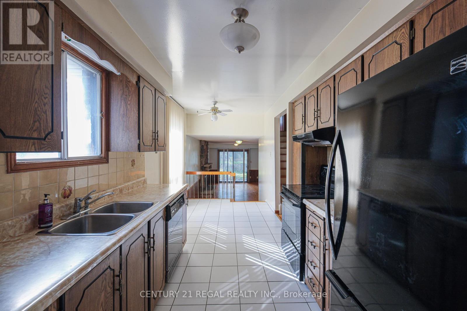 80 Robbinstone Drive, Toronto, Ontario  M1B 2E6 - Photo 7 - E12526642