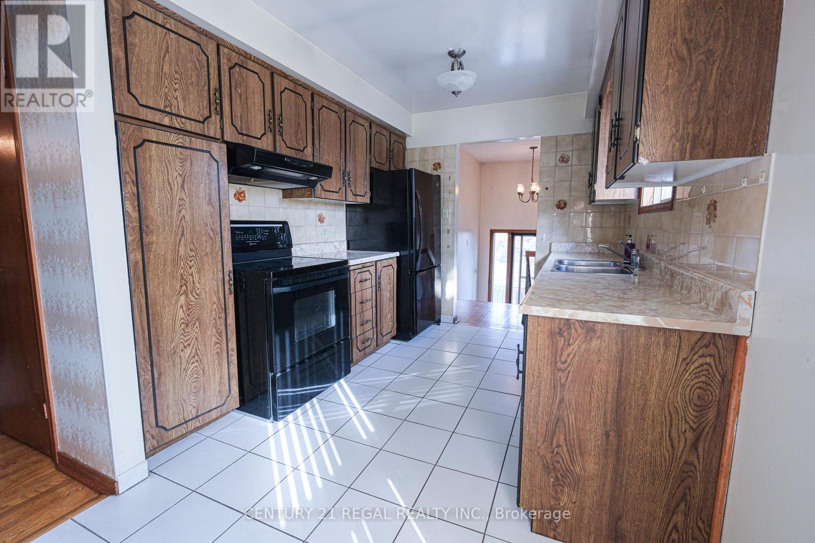 80 Robbinstone Drive, Toronto, Ontario  M1B 2E6 - Photo 6 - E12526642