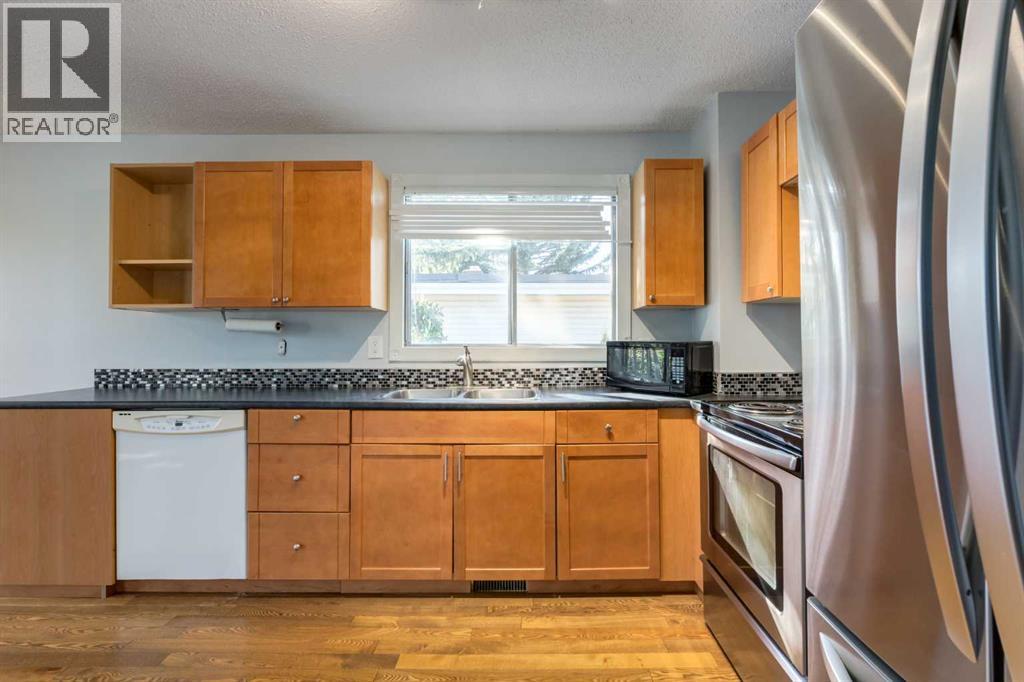 263 Silver Mead Close Nw, Calgary, Alberta  T3B 3M7 - Photo 6 - A2261805