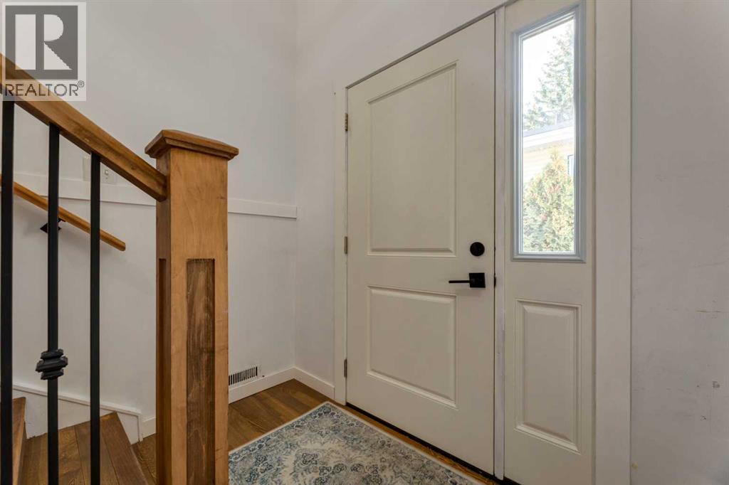 263 Silver Mead Close Nw, Calgary, Alberta  T3B 3M7 - Photo 4 - A2261805