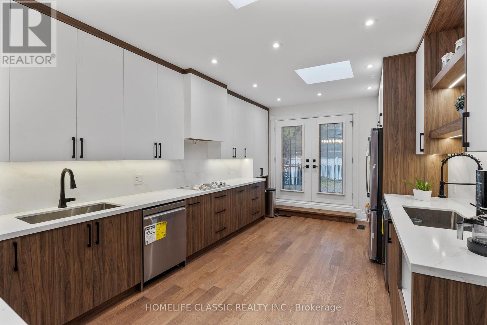 92 Cocksfield Avenue, Toronto, Ontario  M3H 3T2 - Photo 32 - C12527276