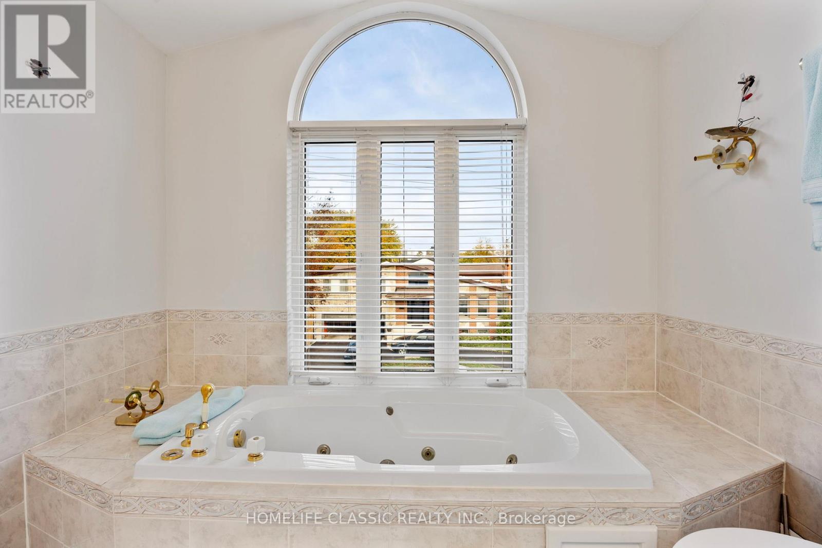 92 Cocksfield Avenue, Toronto, Ontario  M3H 3T2 - Photo 42 - C12527276