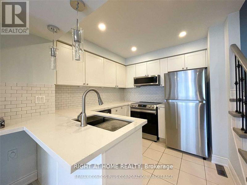 16 Thornharrold Street, Ajax, Ontario  L1S 0B4 - Photo 2 - E12527284