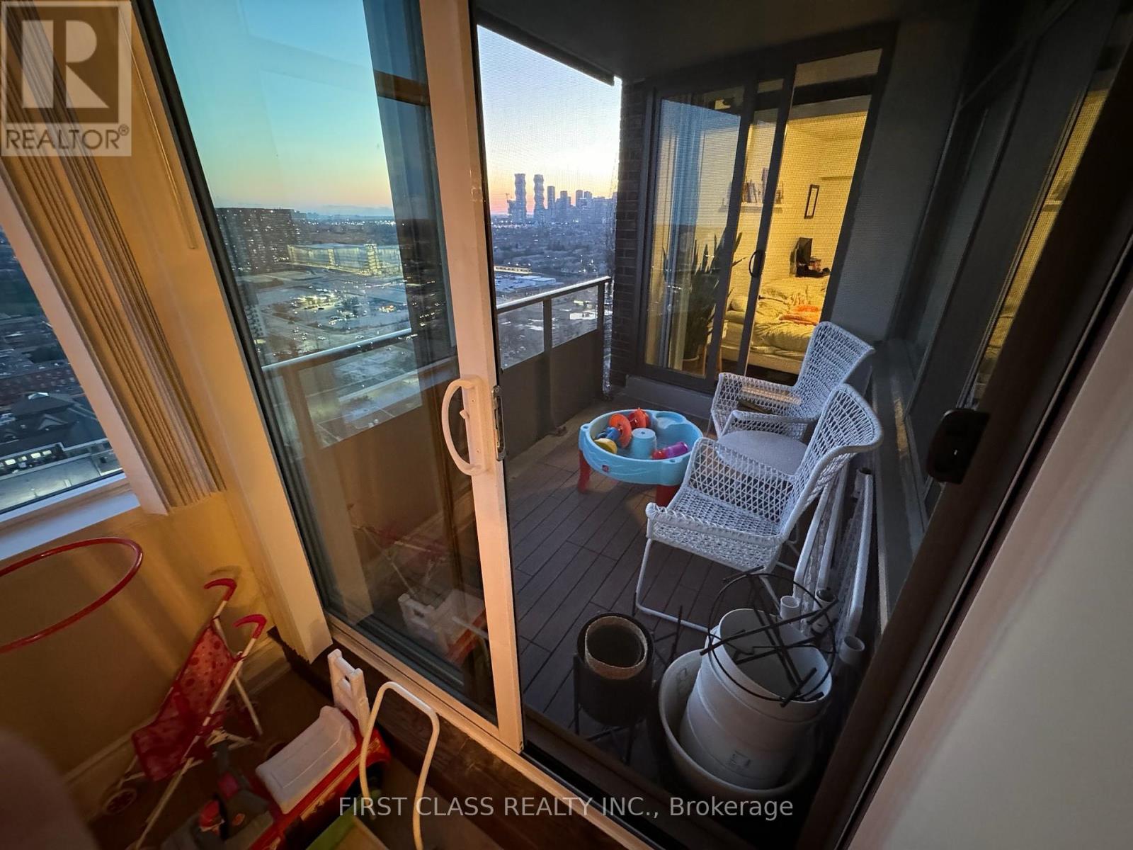 2806 - 3100 Kirwin Avenue, Mississauga, Ontario  L5A 3S6 - Photo 16 - W12527280