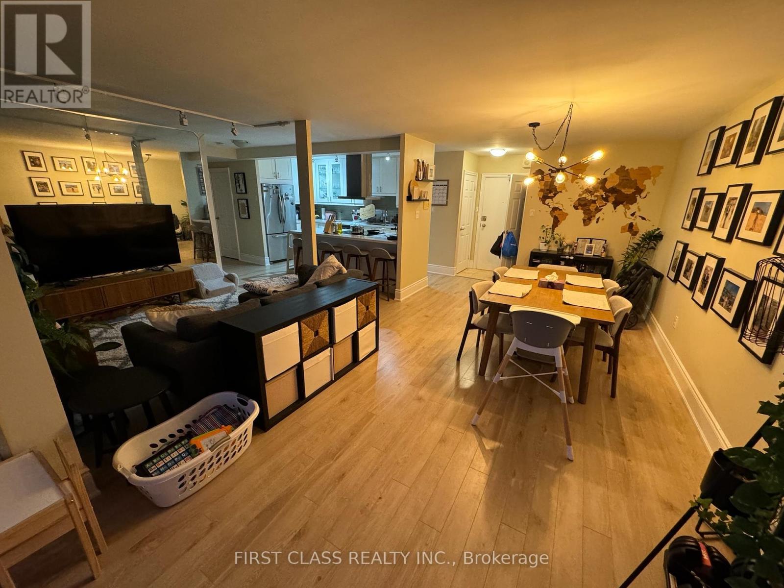 2806 - 3100 Kirwin Avenue, Mississauga, Ontario  L5A 3S6 - Photo 6 - W12527280