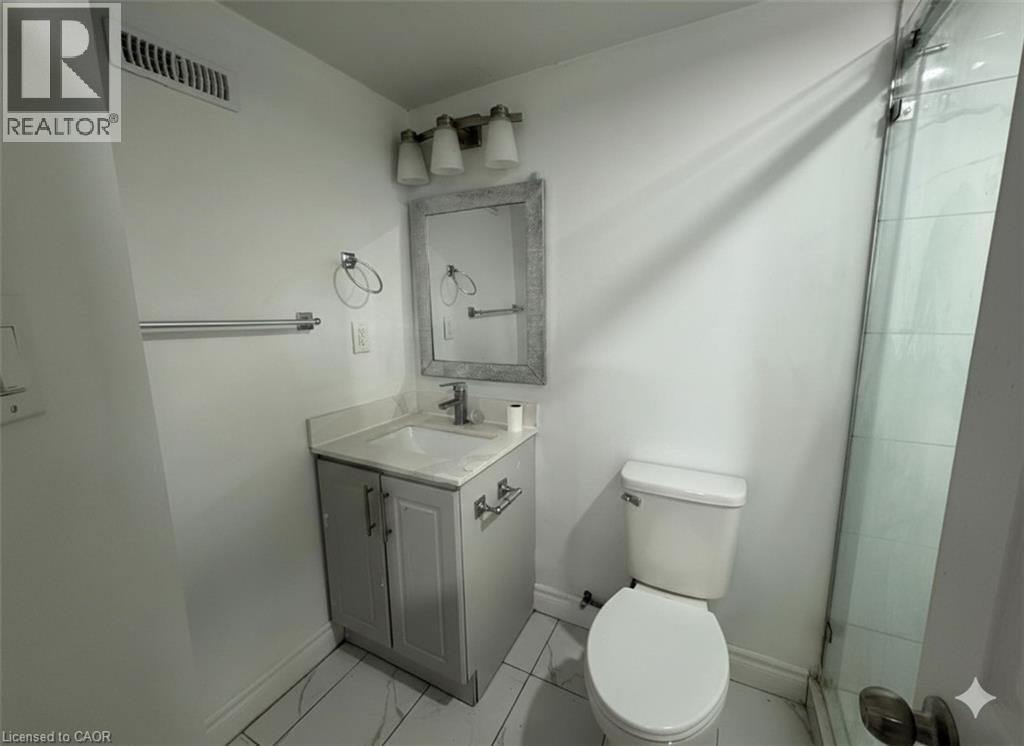 916 Magdalena Court Unit# B, Kitchener, Ontario  N2E 0B3 - Photo 9 - 40786873