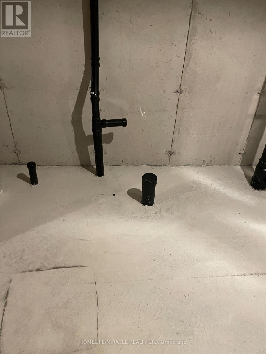 56 Circus Crescent, Brampton, Ontario  L7A 5E3 - Photo 21 - W12524556