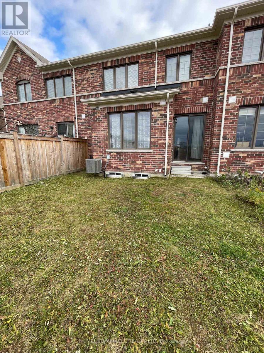 56 Circus Crescent, Brampton, Ontario  L7A 5E3 - Photo 25 - W12524556