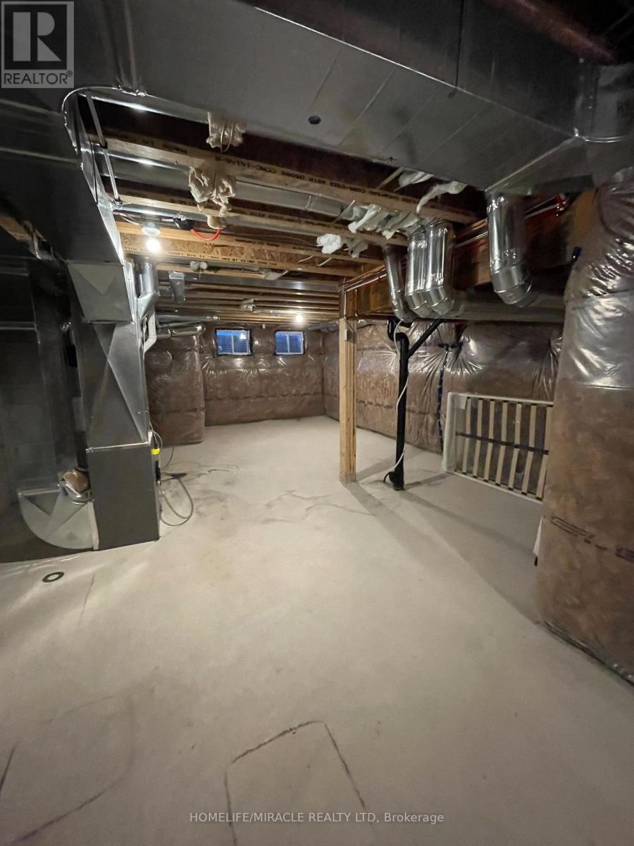 56 Circus Crescent, Brampton, Ontario  L7A 5E3 - Photo 24 - W12524556