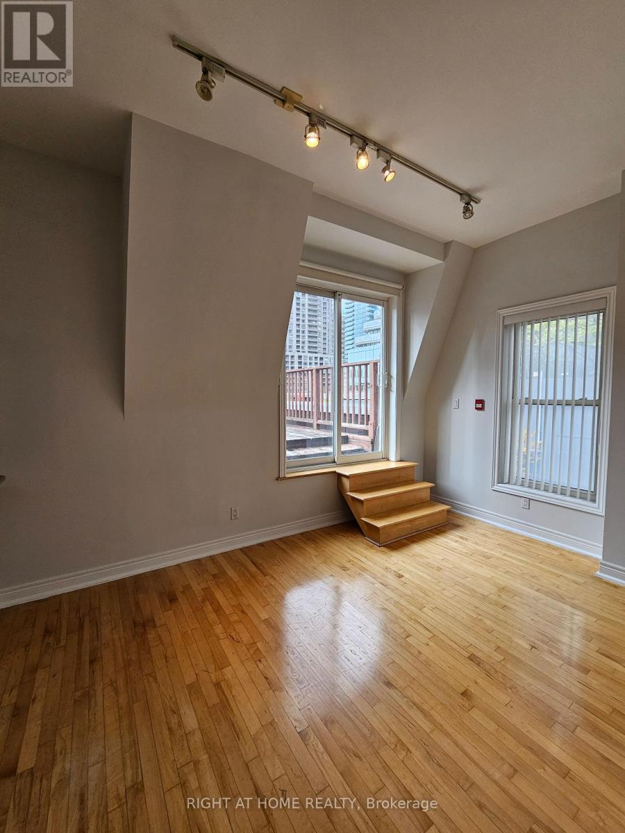 300 - 524 Yonge Street, Toronto, Ontario  M4Y 1X9 - Photo 18 - C12527292