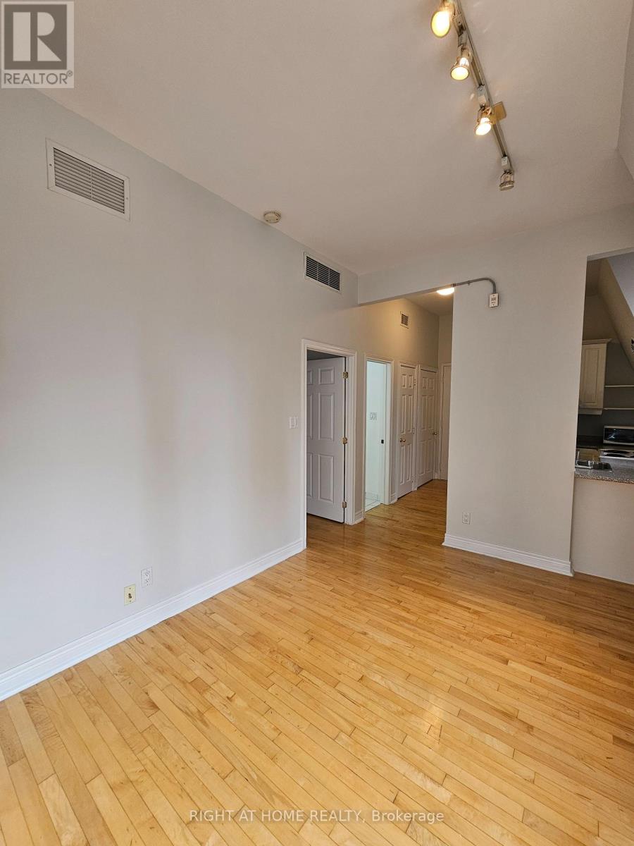 300 - 524 Yonge Street, Toronto, Ontario  M4Y 1X9 - Photo 22 - C12527292