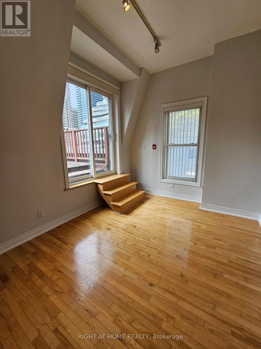 300 - 524 Yonge Street, Toronto, Ontario  M4Y 1X9 - Photo 26 - C12527292