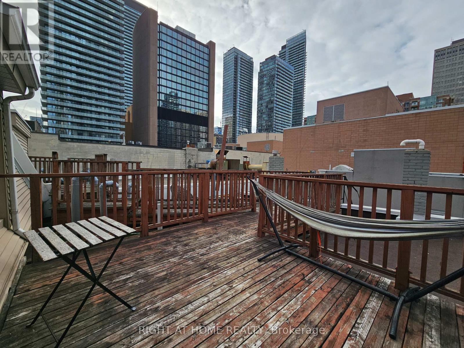 300 - 524 Yonge Street, Toronto, Ontario  M4Y 1X9 - Photo 34 - C12527292
