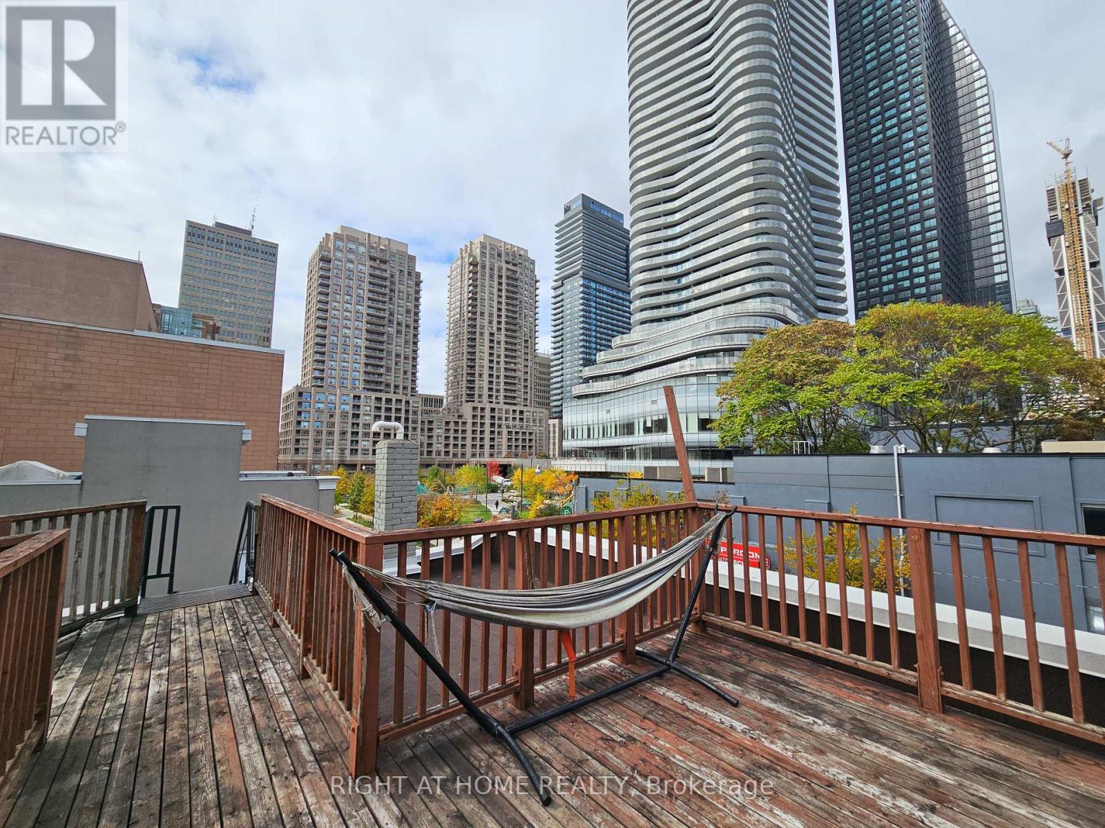 300 - 524 Yonge Street, Toronto, Ontario  M4Y 1X9 - Photo 36 - C12527292