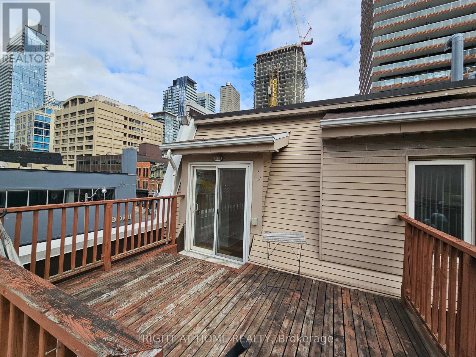300 - 524 Yonge Street, Toronto, Ontario  M4Y 1X9 - Photo 37 - C12527292