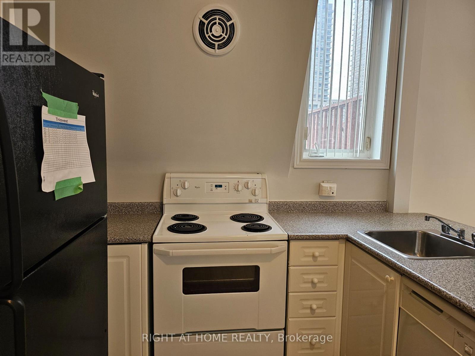 300 - 524 Yonge Street, Toronto, Ontario  M4Y 1X9 - Photo 7 - C12527292