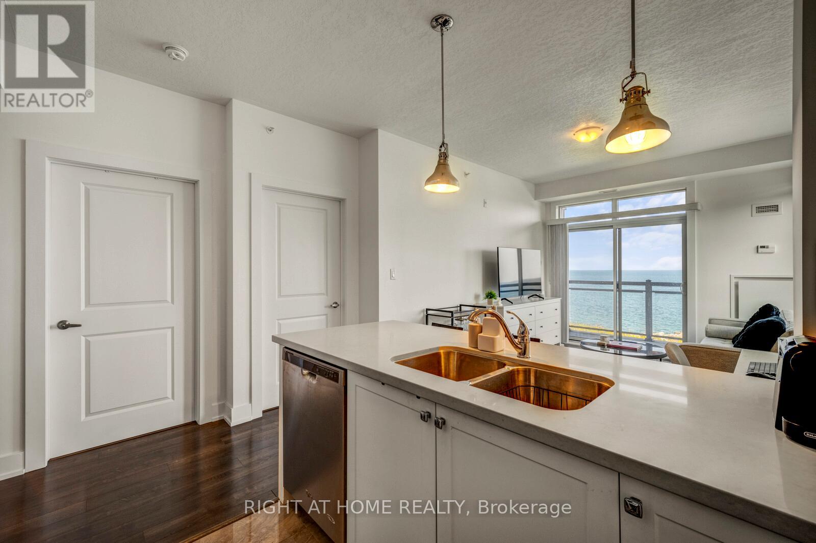 309 - 35 Southshore Crescent, Hamilton, Ontario  L8E 0J2 - Photo 10 - X12527294