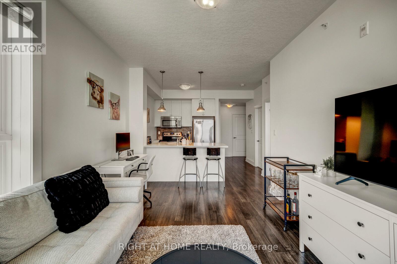 309 - 35 Southshore Crescent, Hamilton, Ontario  L8E 0J2 - Photo 3 - X12527294