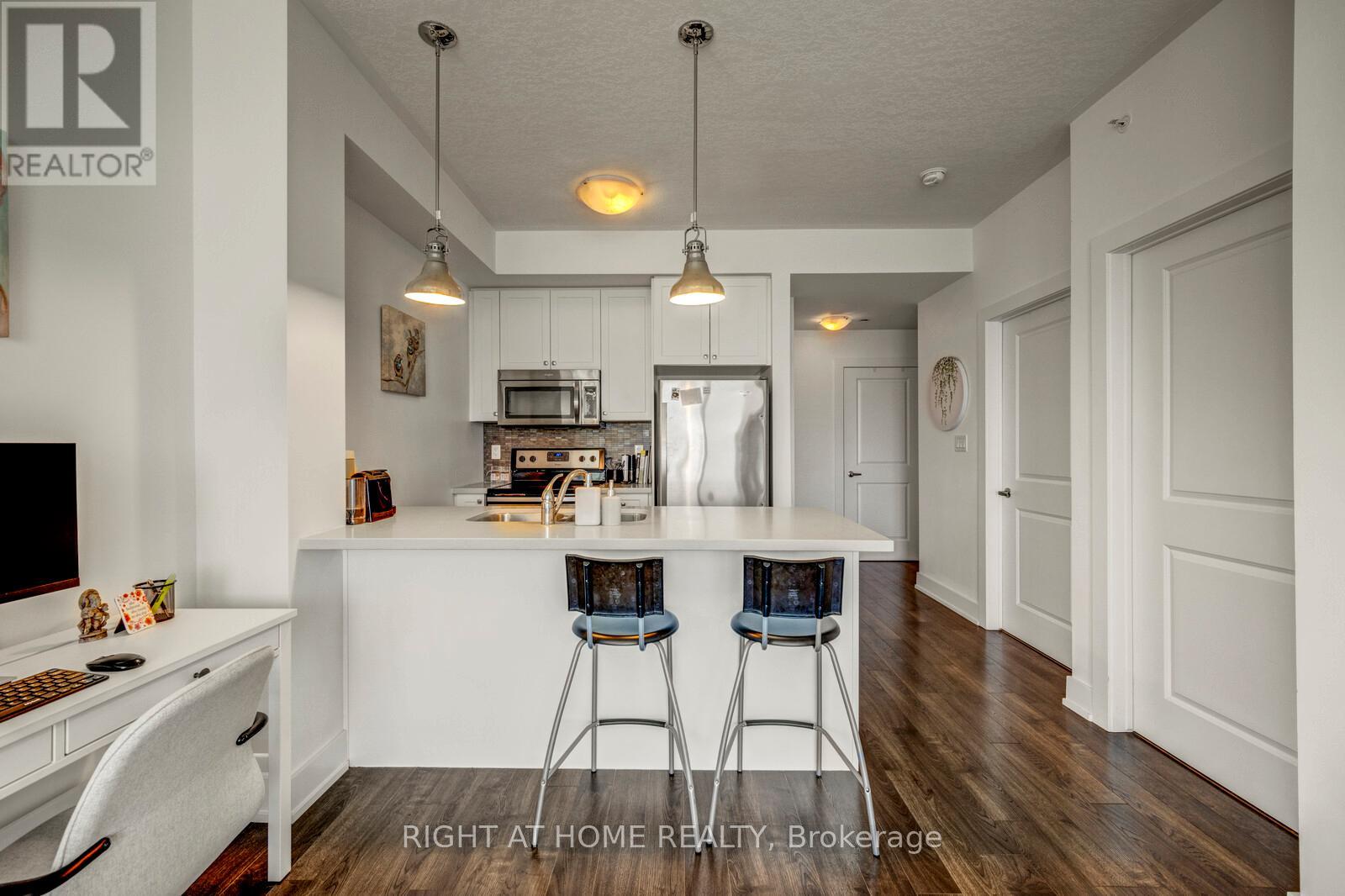 309 - 35 Southshore Crescent, Hamilton, Ontario  L8E 0J2 - Photo 5 - X12527294