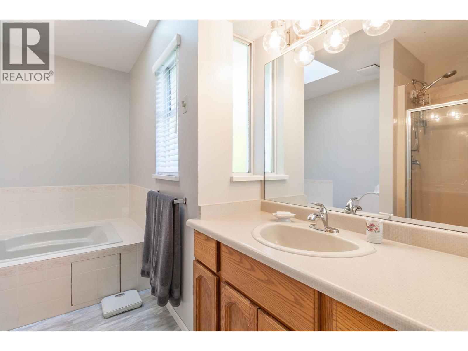 2658 Delahaye Drive, Coquitlam, British Columbia  V3B 7E7 - Photo 28 - R3061581