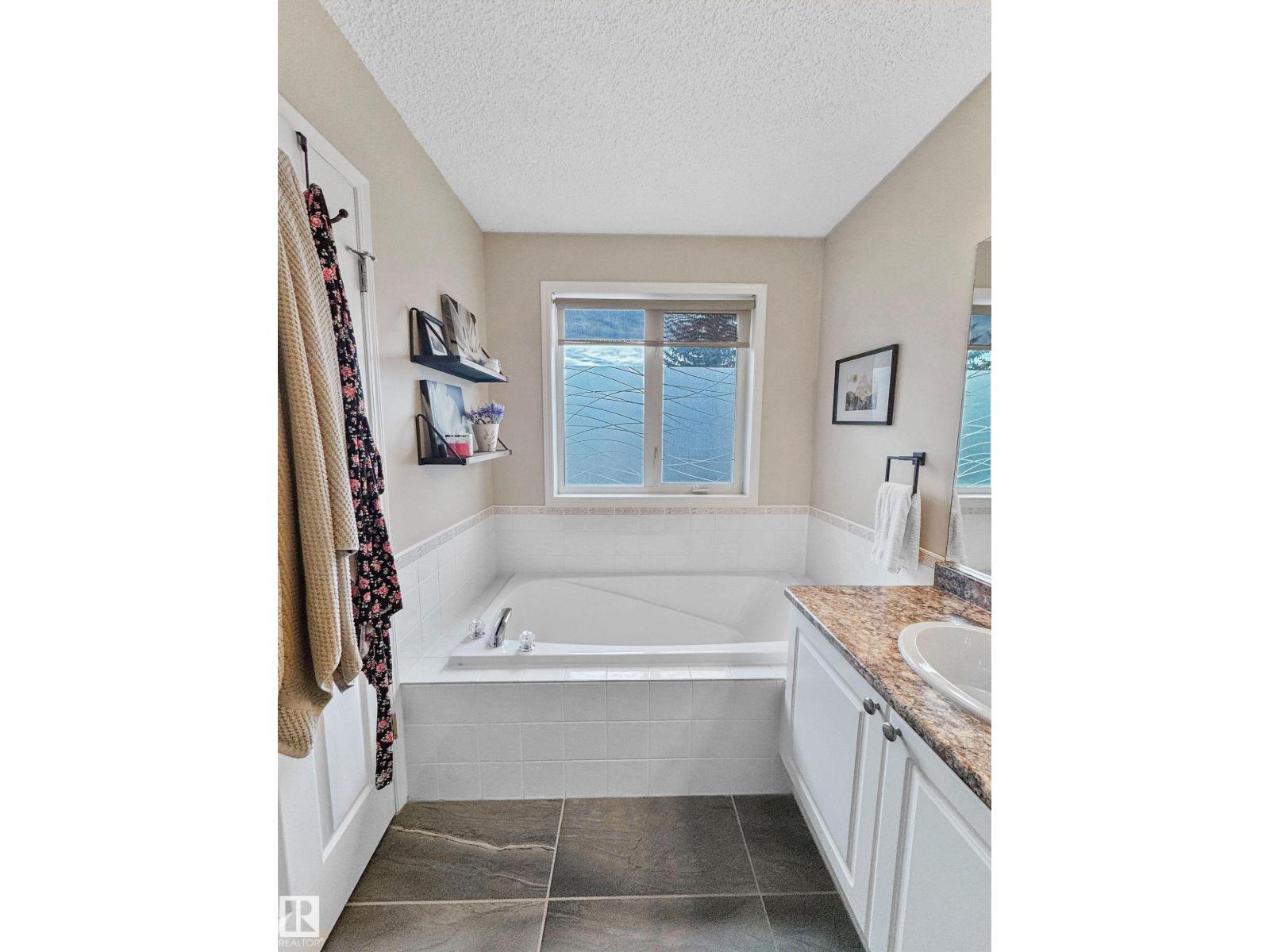 21 Heritage Wy, St. Albert, Alberta  T8N 5W4 - Photo 38 - E4465271