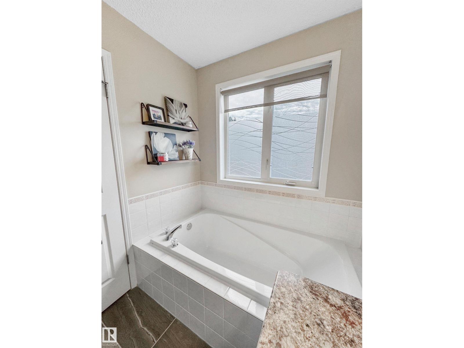 21 Heritage Wy, St. Albert, Alberta  T8N 5W4 - Photo 39 - E4465271