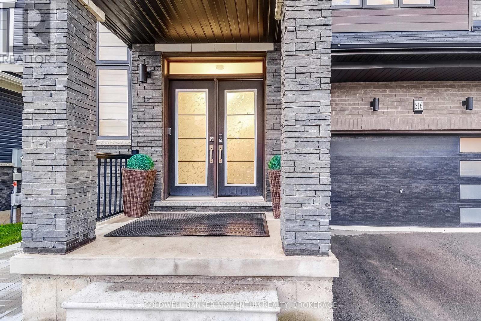 516 Barker Parkway, Thorold, Ontario  L2V 0K1 - Photo 4 - X12527300