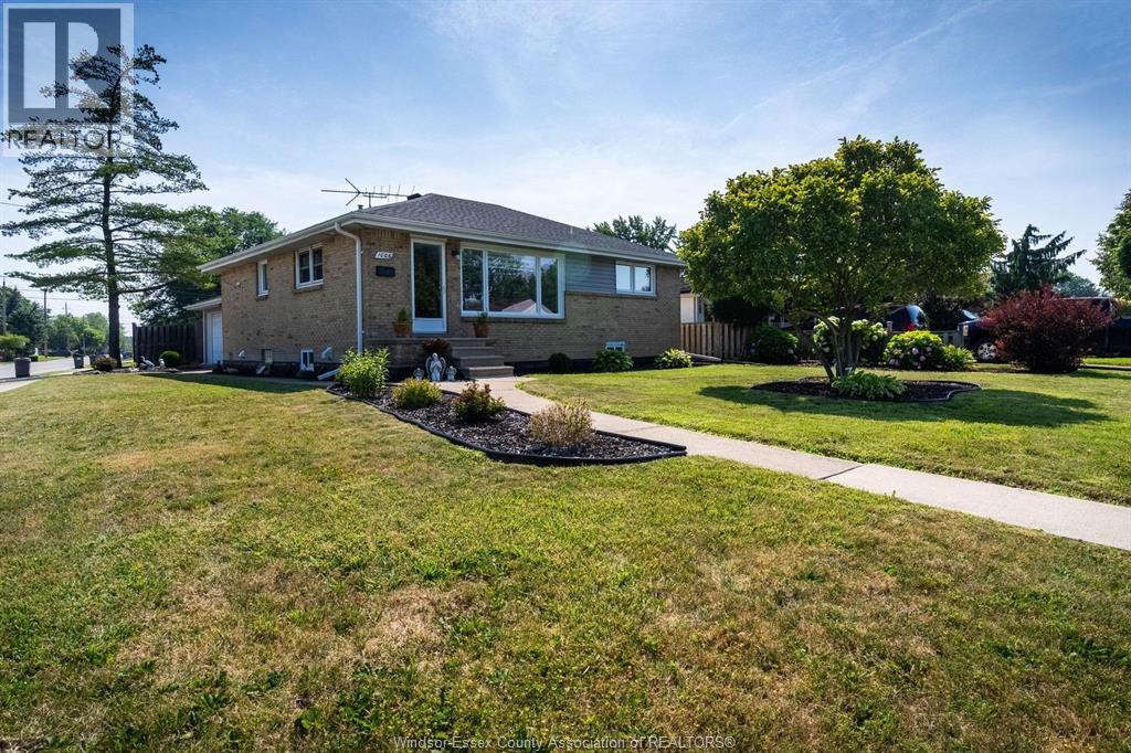 1006 Buckingham Road, Windsor, Ontario  N8S 2E3 - Photo 3 - 25028410