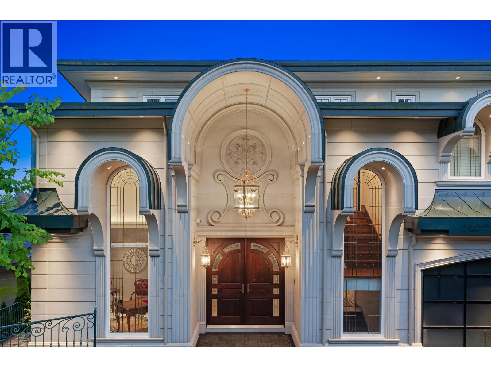 2540 MATHERS AVENUE, West Vancouver, British Columbia