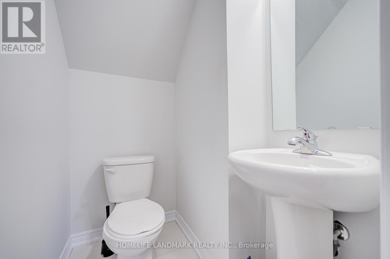 555 White's Hill Avenue, Markham, Ontario  L6B 1N9 - Photo 13 - N12527302