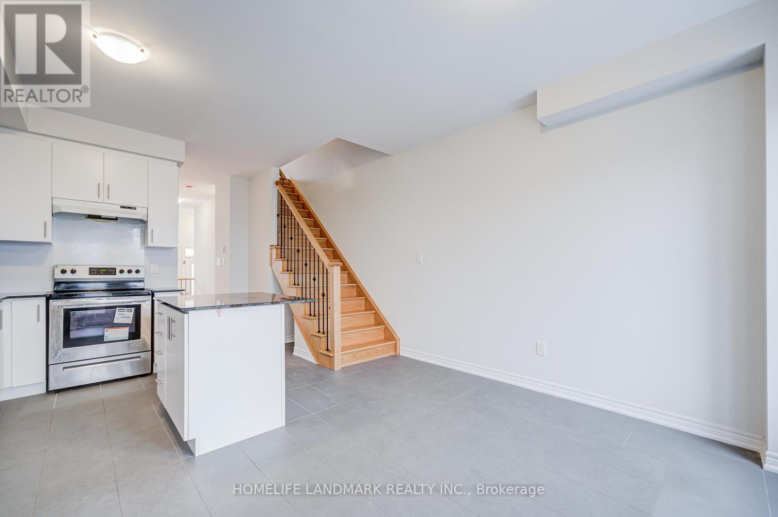 555 White's Hill Avenue, Markham, Ontario  L6B 1N9 - Photo 18 - N12527302